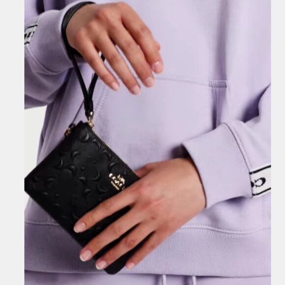 Coach Black Embossed Leather Corner Zip Wristlet Boxed 2 Charms in gift box NWT - Picture 2 of 9